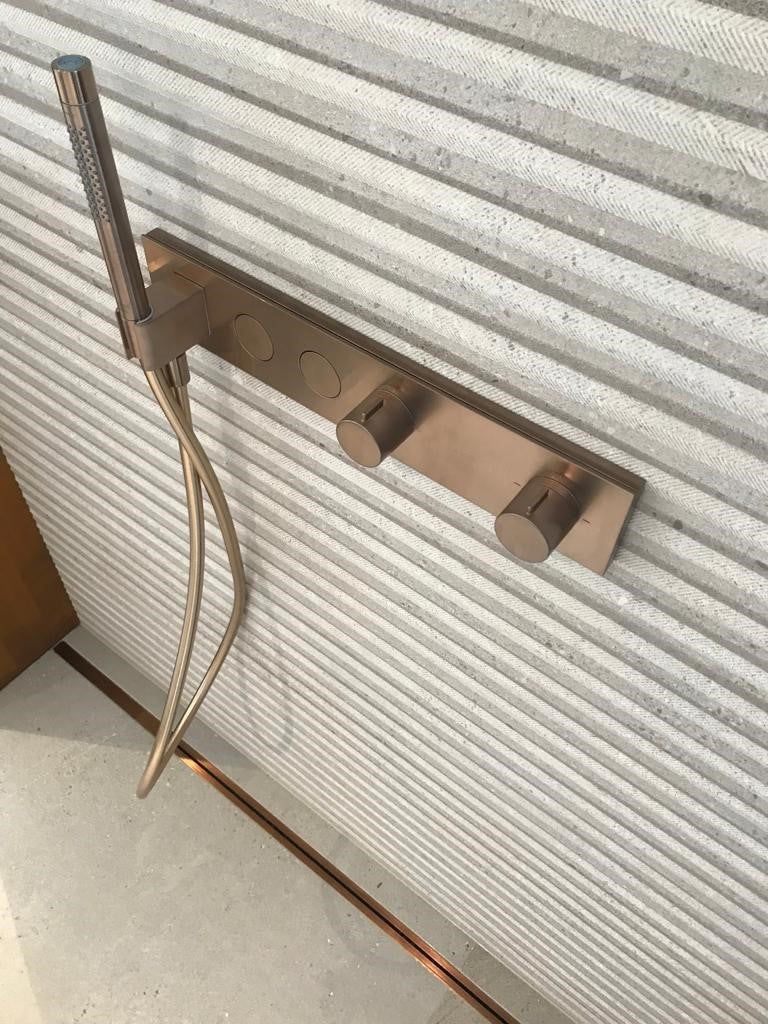 Twiggi douchegoot Carrodrain